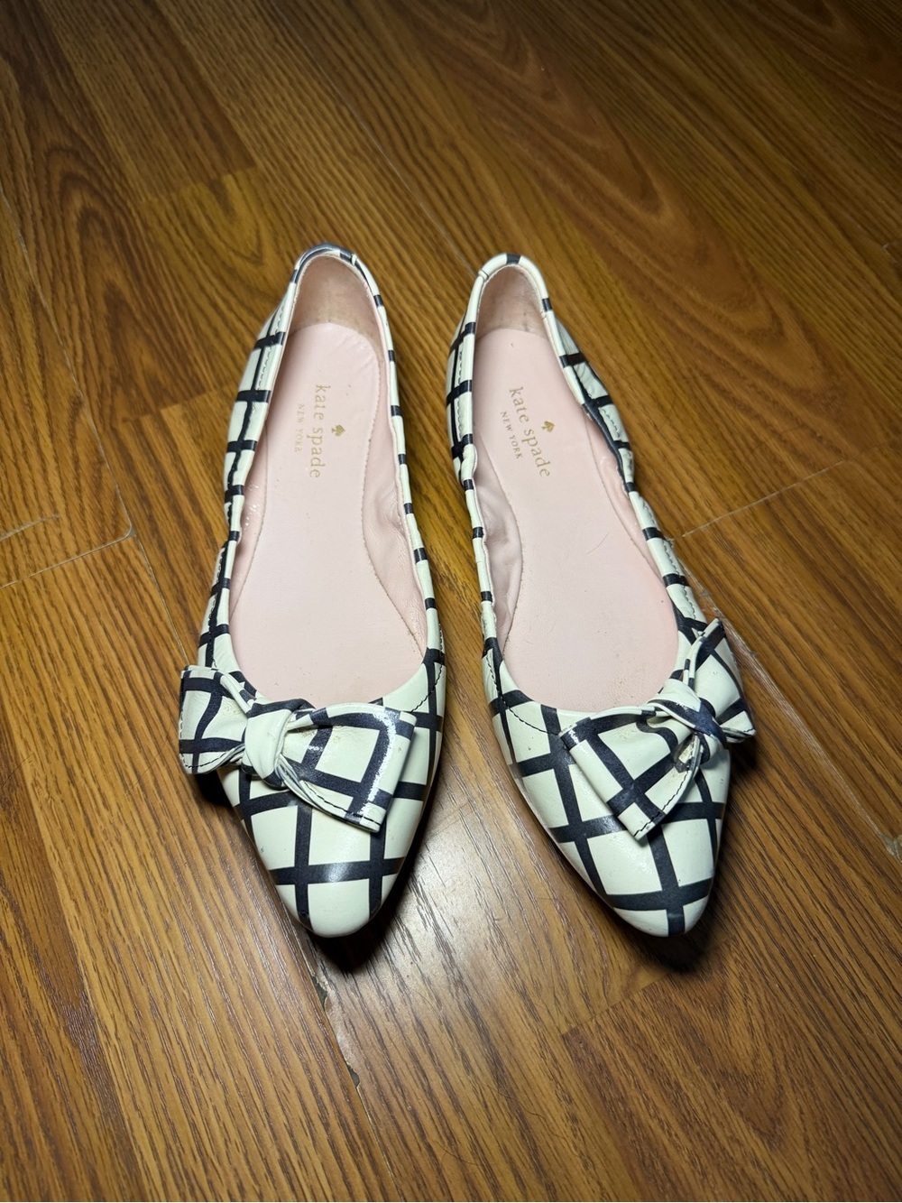 Kate Spade "Suki" Leather Plaid Bow Flats Preppy Minimalist Size 7